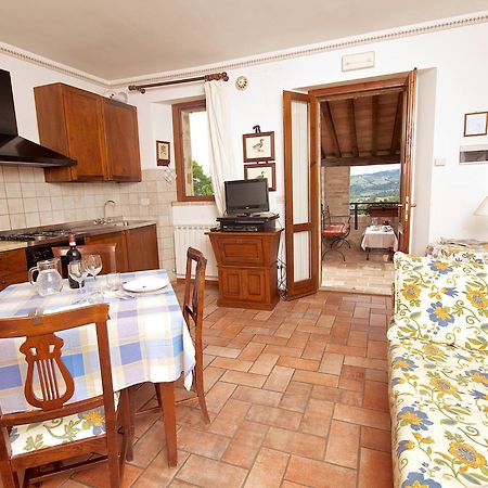 Agriturismo Le Colombe Ассізі Номер фото