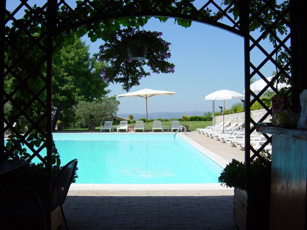 Agriturismo Le Colombe Ассізі Екстер'єр фото